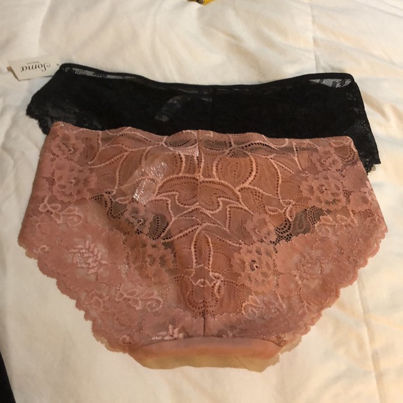 Soma panties. Chantelle camisole. - Picture 10 of 11